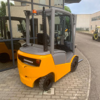 Jungheinrich DFG 320 - 2