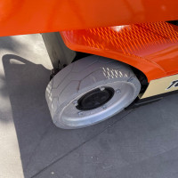JLG TOUCAN 8E - 6