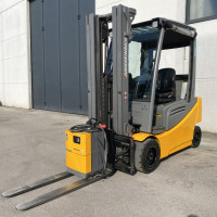 Jungheinrich EFG 320 - 1