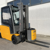 Jungheinrich EFG 320 - 6