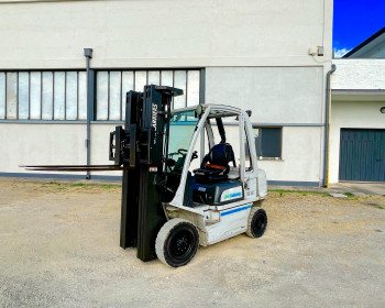 Unicarriers Y1D2A25Q  Posizionatore Forche Unicarriers