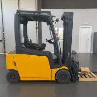 Jungheinrich EFG 320 - 2