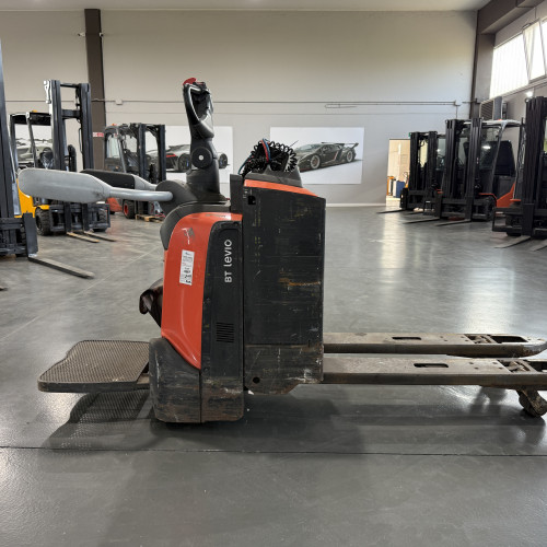 Transpallet uomo su pedana Toyota SWE200D Toyota SWE200D