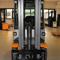 Jungheinrich DFG 320 - 2