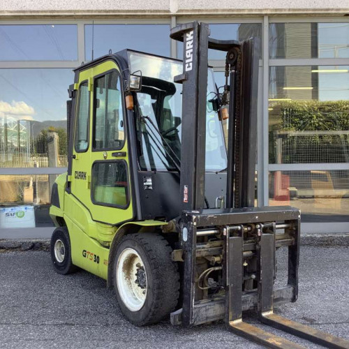 Carrelli frontali diesel Clark GTS30D Clark GTS30D