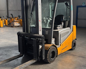 Carrelli frontali elettrici Jungheinrich EFG S30 Jungheinrich EFG S30 Jungheinrich