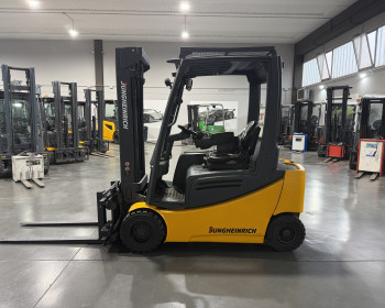 Carrelli frontali elettrici Jungheinrich EFG 320 Jungheinrich EFG 320 Jungheinrich