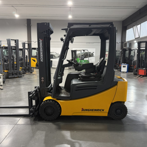 Carrelli frontali elettrici Jungheinrich EFG 320 Jungheinrich EFG 320