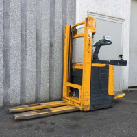 Jungheinrich ERC 214 - 15