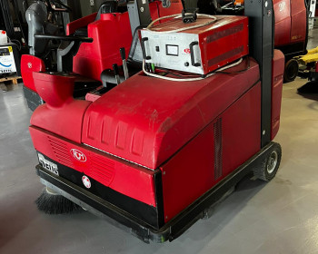 Spazzatrici uomo a bordo RCM NOVE E RCM NOVE E RCM