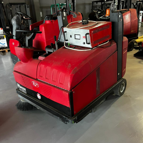 Spazzatrici uomo a bordo RCM NOVE E RCM NOVE E