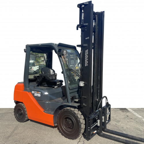 Carrelli frontali diesel Toyota 06-8 FD 25 F Toyota 06-8 FD 25 F