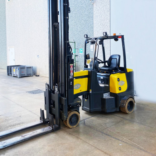 Carrelli trilaterali Aisle-Master AM30WHE Aisle-Master AM30WHE