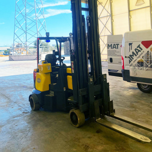 Carrelli trilaterali Aisle-Master AM30WHE Aisle-Master AM30WHE