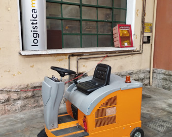 Spazzatrici uomo a bordo Fiorentini S28B NEW-B02 Fiorentini S28B NEW-B02 Fiorentini