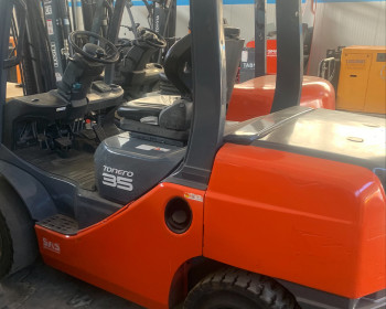 Toyota 02- 8FDJF35 Toyota