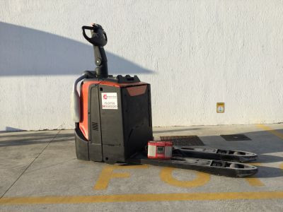 Toyota LEVIO LPE 200