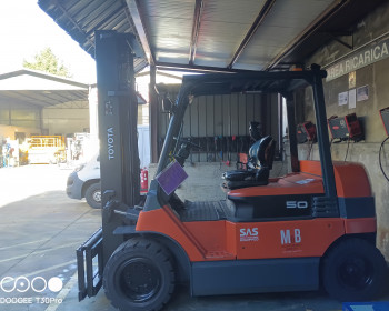 Toyota 7FBMF50 Toyota