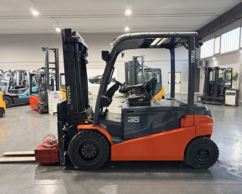 Toyota 8FBMT40 Toyota