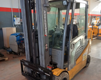 Jungheinrich EFG 320 Jungheinrich