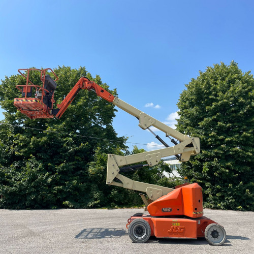 JLG E 400 AJP