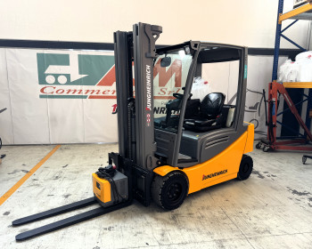 Jungheinrich EFG 320 Jungheinrich