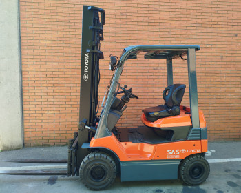 Toyota 7FBMF30 Toyota