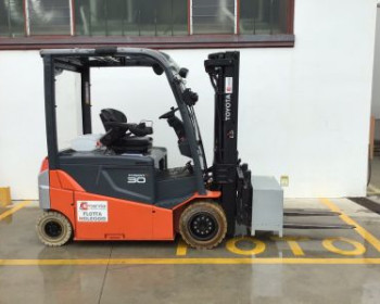 Toyota 8FBMT30 Toyota