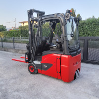 Linde E16H-02 con forche telescopiche - 2