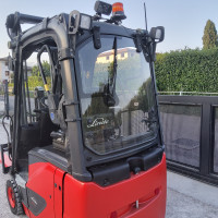 Linde E16H-02 con forche telescopiche - 3