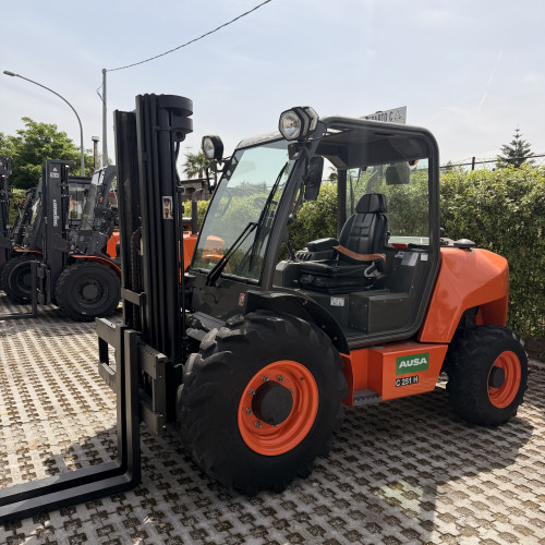 Ausa  4X4 C 251 H X4 S5
