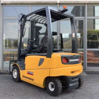 Jungheinrich EFG VAC 30 - 1