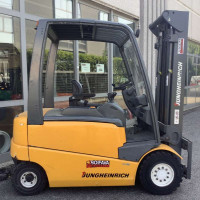 Jungheinrich EFG VAC 30 - 4