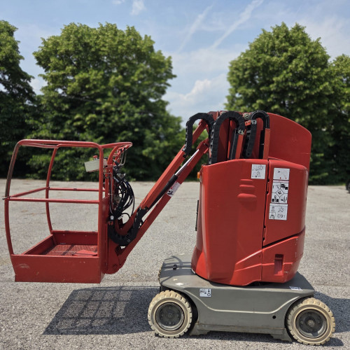 JLG  TOUCAN 861