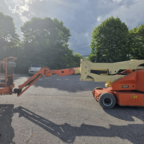 JLG E400AJP