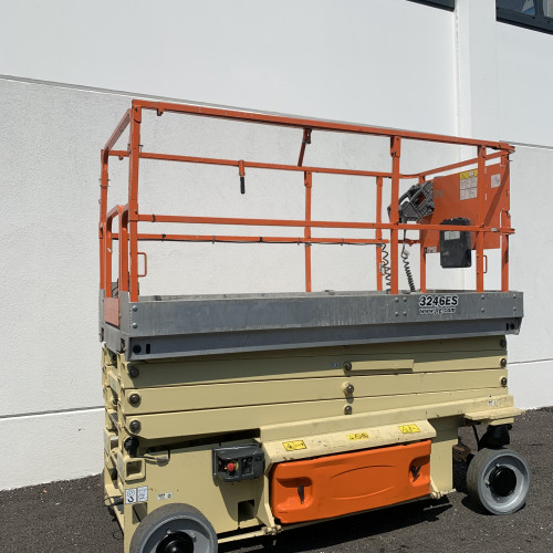 JLG 3246ES