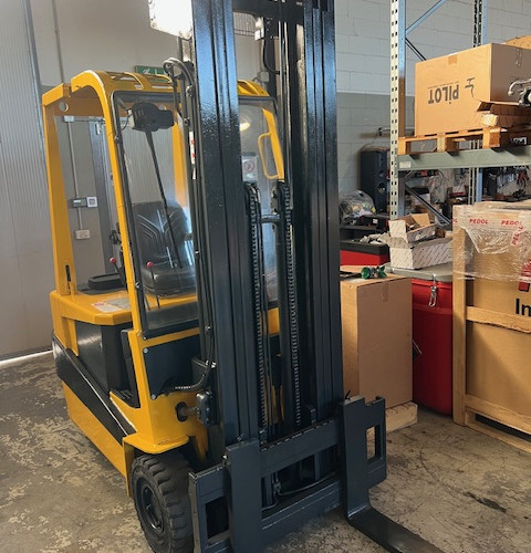 Detas / Robustus SE 320