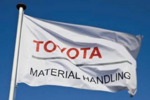 Cover TOYOTA MATERIAL HANDLING