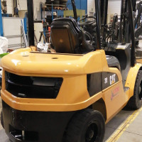 Caterpillar DP30N - 1