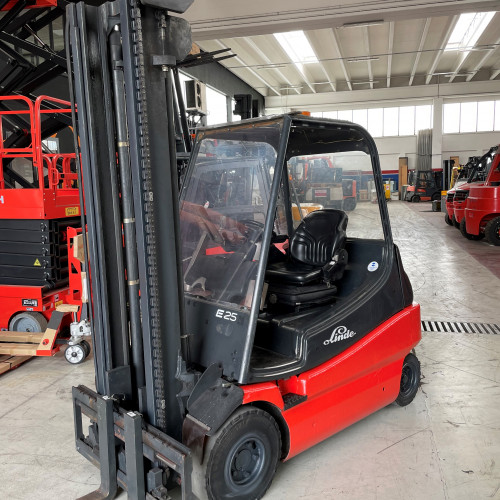 Linde E25-02