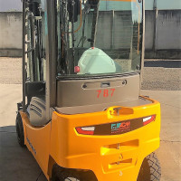 Jungheinrich EFG 320 - 2