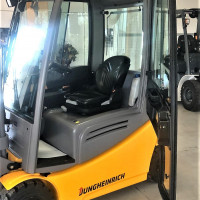 Jungheinrich EFG 320 - 4