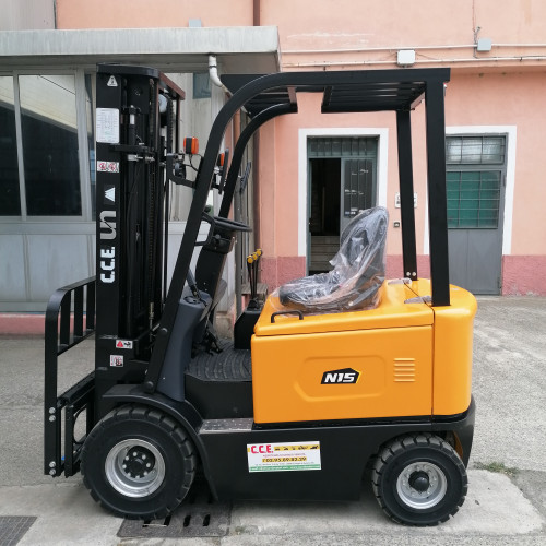 UN Forklift FB15