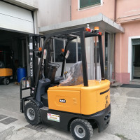 UN Forklift FB15 - 1