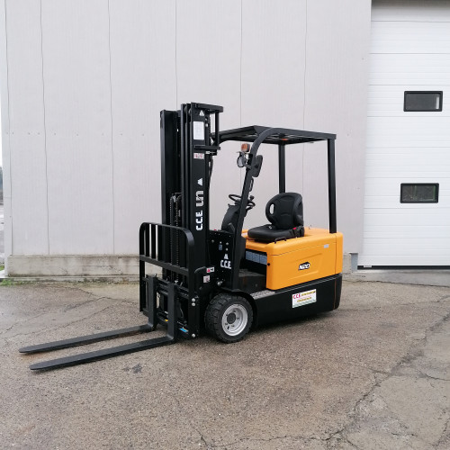 UN Forklift FB20