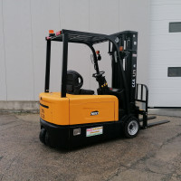 UN Forklift FB20 - 2