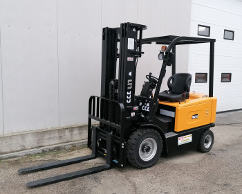 UN Forklift FB25 UN Forklift