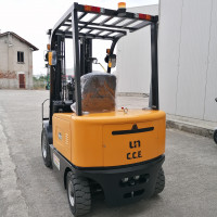 UN Forklift FB25 - 3