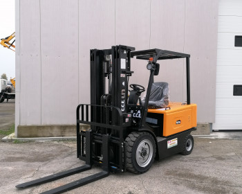 UN Forklift FB35 UN Forklift