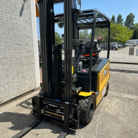 Caterpillar EP25ACN - 1